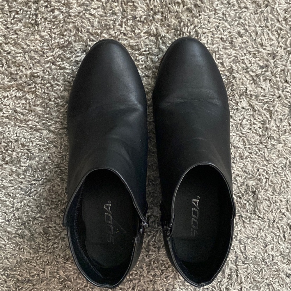Soda Black Booties